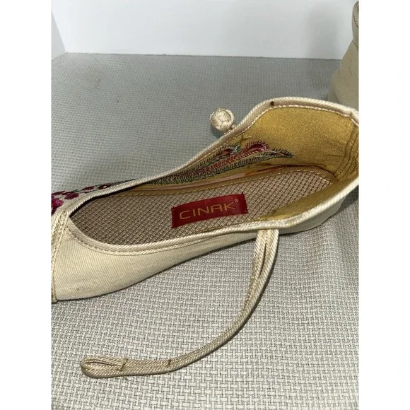 Cinak Cute Embroidered Mary Jane Textile Denim Comfort Beige Size 42. NWOB - Picture 7 of 11